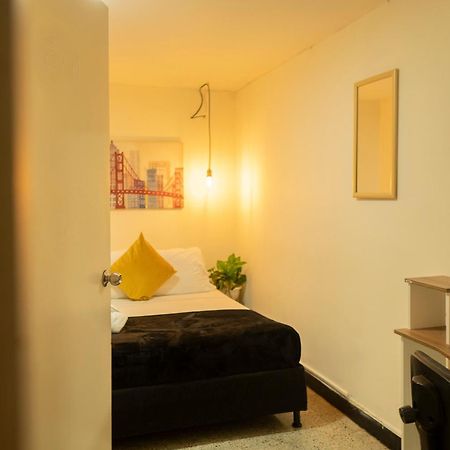 Africa House-Casa Hotel Laureles-La70 Медельїн Екстер'єр фото
