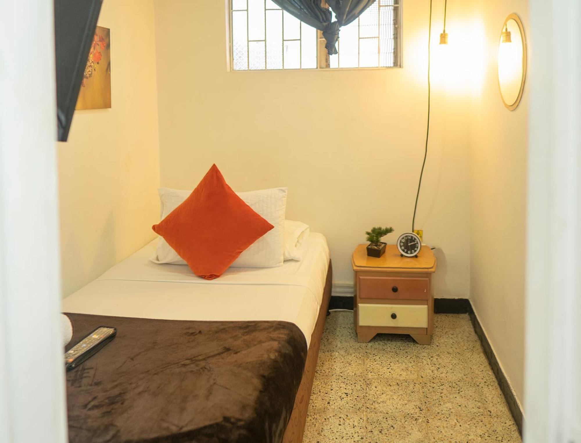 Africa House-Casa Hotel Laureles-La70 Медельїн Екстер'єр фото