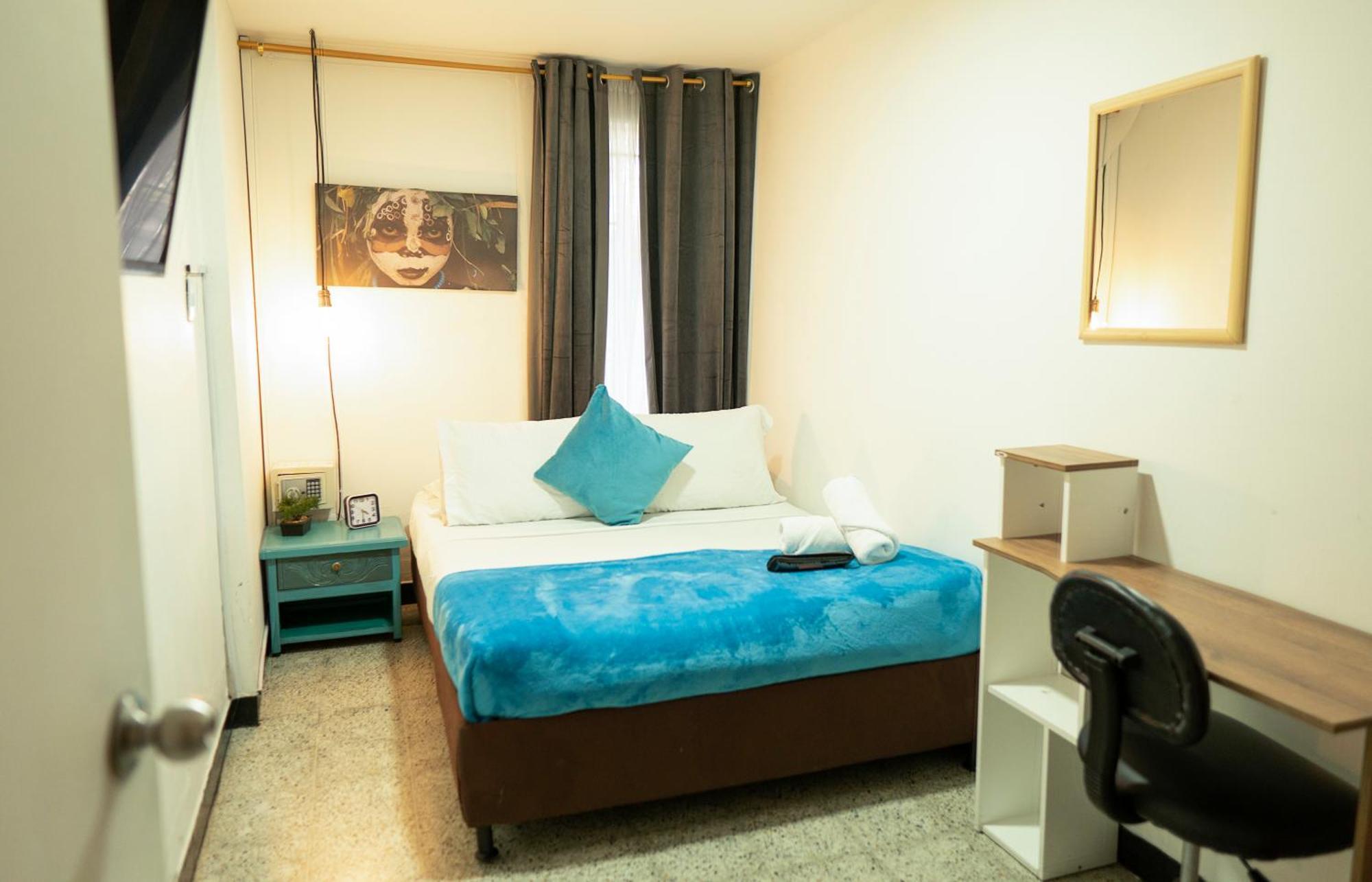 Africa House-Casa Hotel Laureles-La70 Медельїн Екстер'єр фото