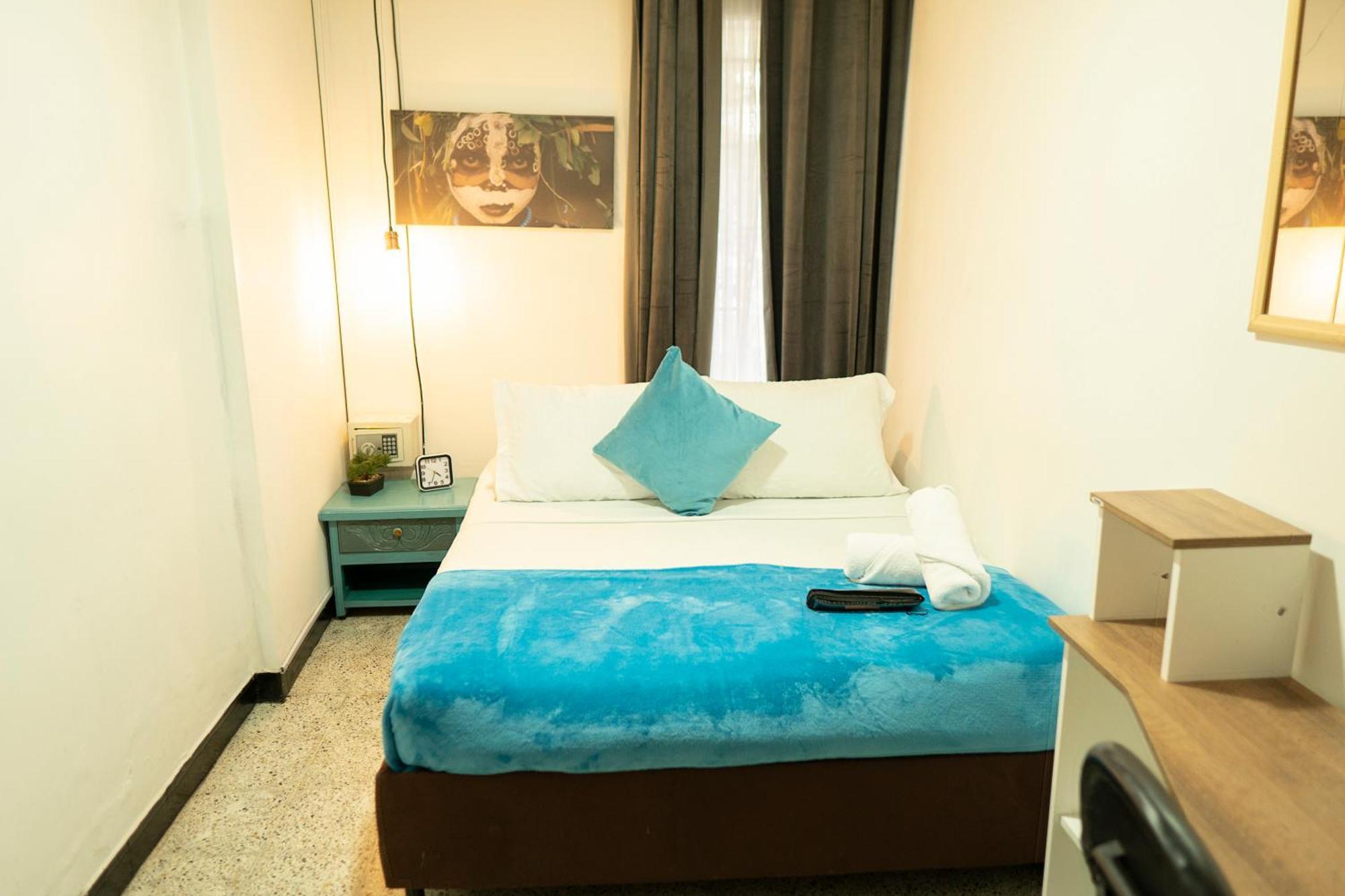 Africa House-Casa Hotel Laureles-La70 Медельїн Екстер'єр фото