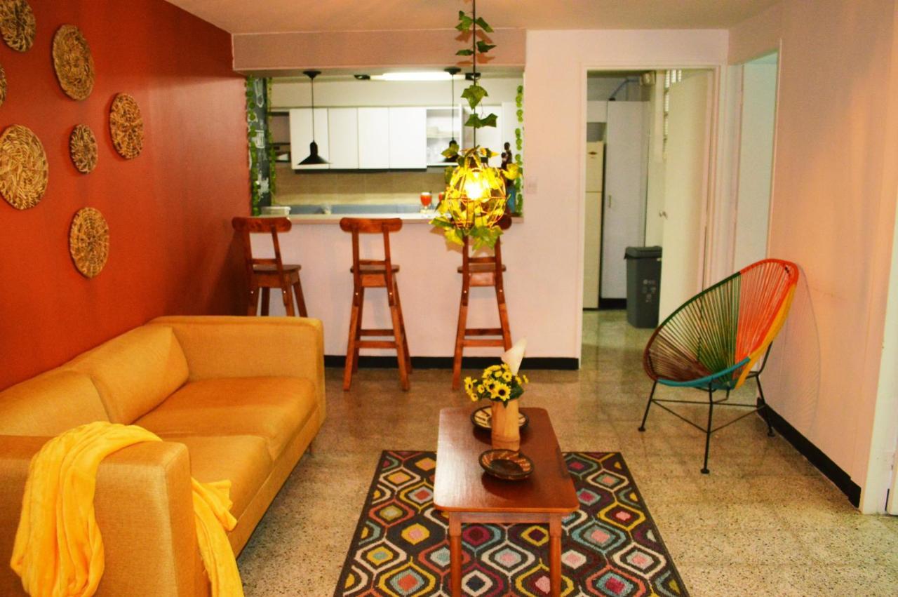 Africa House-Casa Hotel Laureles-La70 Медельїн Екстер'єр фото